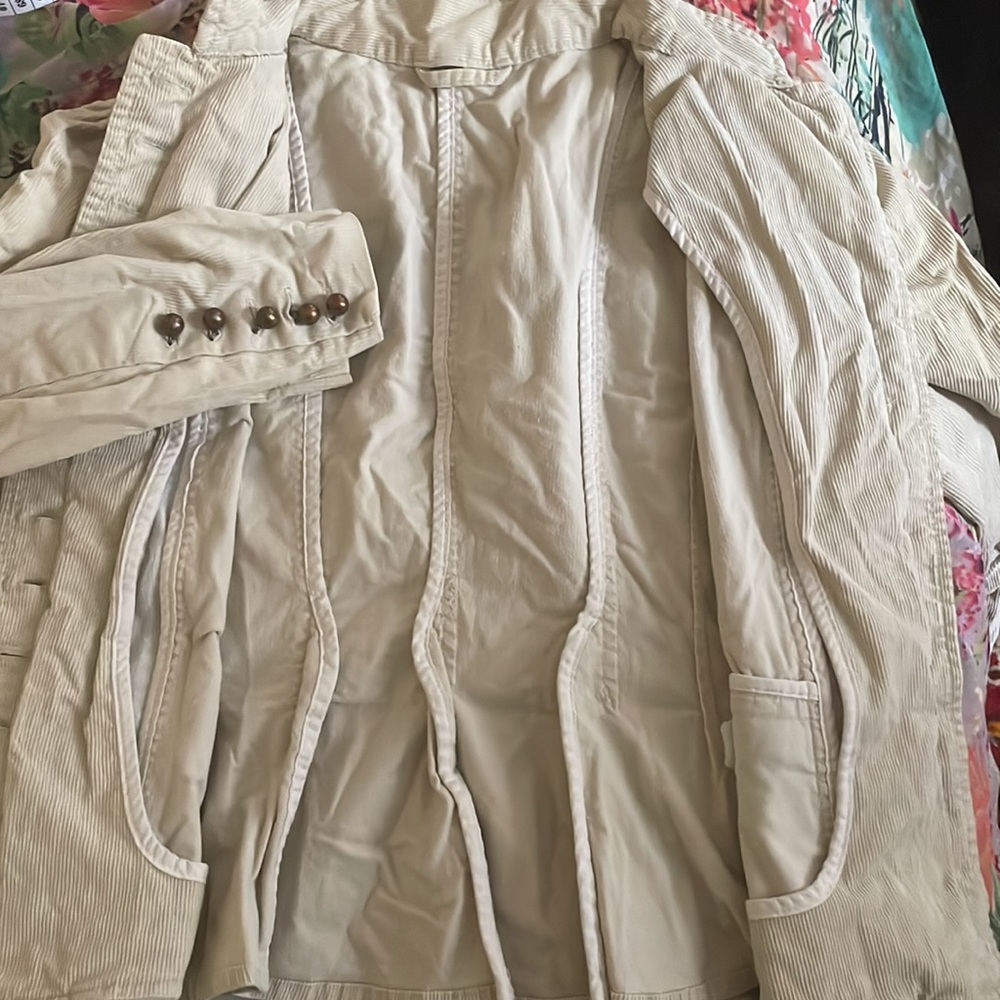 Jacket - Picture 9 of 9